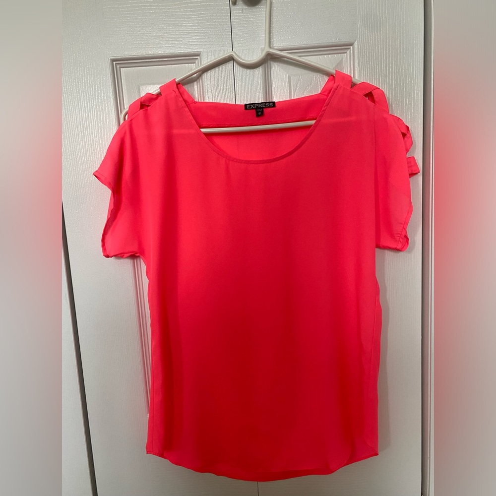 Express - XS blouse with cross cross cutouts on sleeves